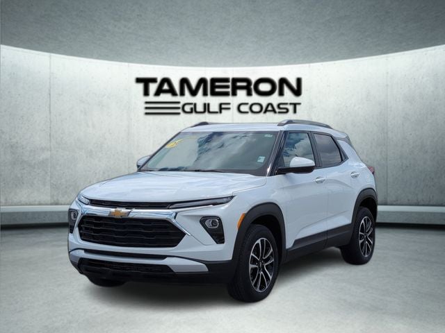 2025 Chevrolet TrailBlazer LT in Summit White — front three-quarter view