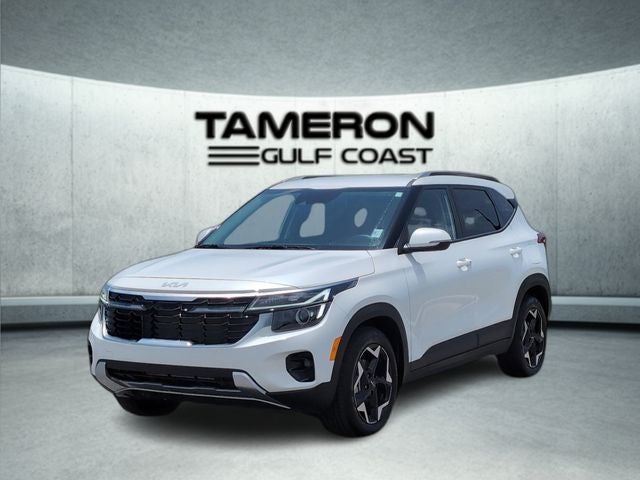 2025 Kia Seltos S in Snow White Pearl — front three-quarter view